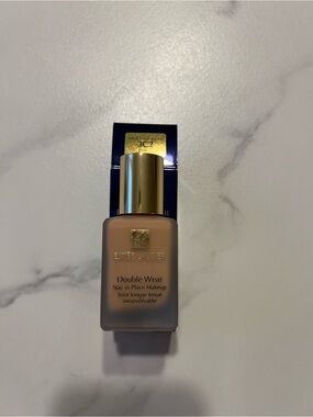 Estee Lauder Double Wear Foundation 3C2 Pebble
